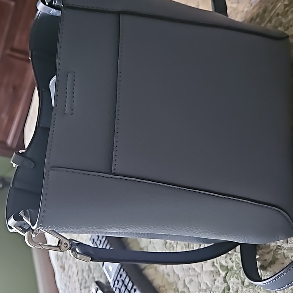 Calvin Klein medium size bucket bag - Picture 8 of 8